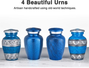 Ensemble de 4 petites urnes commémoratives bleues assorties pour cendres humaines |   Mini urnes funéraires pour cendres, quatre sacs de transport en velours, entonnoir en papier - Product Image 3