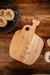 Planche à découper en bois durable et écologique, fabriquée à la main, avec un design en teck double face, pour les restaurants, les hôtels, les cuisines domestiques - Product Image 4