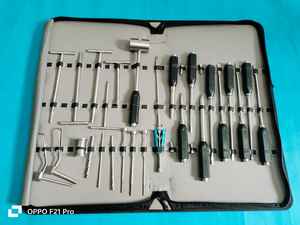 Juego de Instrumentos Veterinarios de Alta Calidad para Buccotomía Equina: Trócares Quirúrgicos, Elevadores y Pinzas de Extracción - Product Image 4