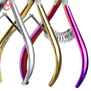 Vente en gros d'outils de manucure en acier inoxydable : Coupe-ongles à lame courbée, Ciseaux pour peaux mortes, Pince à cuticules - Product Image 5