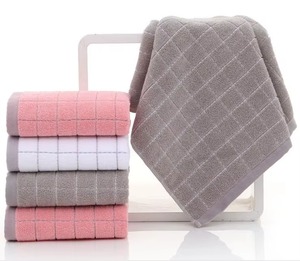 Ensemble de serviettes douces 100% coton, couleur unie, rectangulaires, écologiques, séchage rapide, douces pour la peau, gris, rose, blanc, pour la maison - Product Image 1