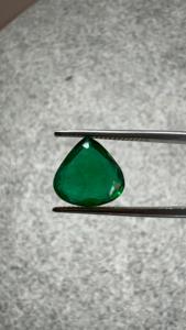 Émeraude naturelle zambienne certifiée GIA de 2,28 carats, taille cœur, pierre précieuse verte lâche pour bague, pendentif, bijoux fins - Product Image 5
