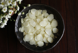 Masterful Garlic Slices | Bold Taste, All Natural | Grown In Vietnam - Product Image 2