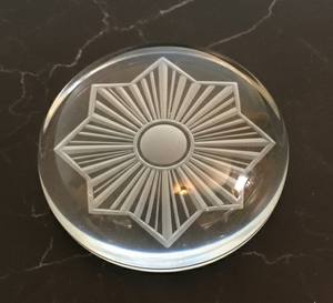 Posavasos de Vidrio Pintado a Mano con Diseño de Estrella Clásica Dorada, Resistente al Calor y Antideslizante, para Servir Cócteles y Whisky - Product Image 1