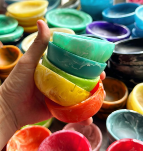 Elegante Tazón de Burbujas Hecho a Mano en Resina Transparente y Aqua Marmoleada, Tazón de Resina Duradero y de Gran Capacidad para Ensaladas y Frutas - Product Image 6