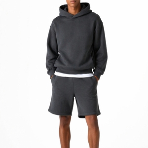 Ensemble sweat à capuche et short pour homme, couleur unie, style décontracté, deux pièces, tenue de sport confortable pour homme - Product Image 1