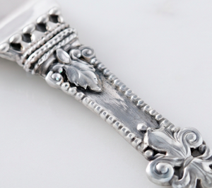 Ensemble de 2 ustensiles de service vintage pour gâteau, avec manche orné de fleurs-de-lis, en argent, pour usage domestique - Product Image 2