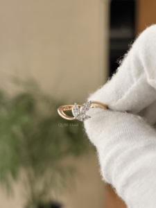 Anillo Exclusivo con Diamante Cultivado en Laboratorio, Diseño de Racimo de Hojas Marquise, Oro de 18 Quilates, 1.382 Quilates, Joyería Nupcial Minimalista - Product Image 3
