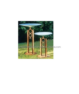 Bain d'oiseaux extérieur en métal de qualité supérieure avec un design élégant, une base robuste, un matériau résistant aux intempéries et un bassin d'eau adapté aux oiseaux. - Product Image 5