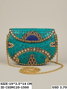 Bolso de Mano Tipo Clutch para Boda con Diseño de Media Luna en Mosaico Metálico, Forro de Terciopelo y Cierre de Solapa Hecho a Mano para Mujer - Product Image 2