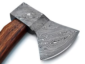 Hache à barbe de style Viking en acier Damas forgé à la main, personnalisée OEM, avec manche en bois et fourreau en cuir - Product Image 4