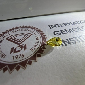 Diamante suelto de 0.9 quilates, color amarillo intenso, talla pera, brillo brillante, VS1, creado en laboratorio, para anillo de compromiso y fabricación de joyas. - Product Image 2