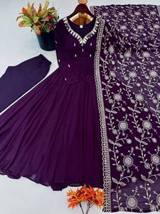 Robe de créateur Khatli en faux georgette avec travail de miroir véritable, bas en micro-coton et dupatta en faux georgette, ensemble prêt-à-porter - Product Image 5