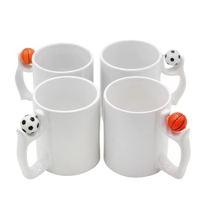 Taza estética de la más alta calidad con cuchara, perfecta para las rutinas acogedoras de café por la mañana, adorable taza de cerámica con ilustración divertida. - Product Image 4