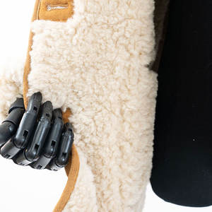 Chaqueta de Cuero Sintético para Mujer, Invierno, Color Sólido, con Cuello Alto y Logotipo Frontal, Ecológica, Transpirable, Cómoda, para Uso Diario - Product Image 4