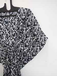 Kaftán Floral Hecho a Mano en India, Ligero, para Playa o Verano - Product Image 5