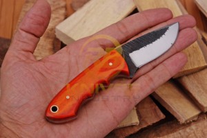 Couteau de chasse artisanal avec manche en bois – Couteau de survie à lame fixe en acier à haute teneur en carbone avec étui en cuir - Product Image 5