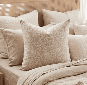 Housse de coussin à motifs floraux Moghols et bordures, tissée à la main, de haute qualité, imprimée, idéale pour les voyages - Product Image 1