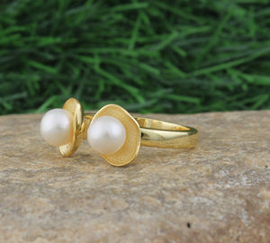 Boucles d'oreilles pendantes en argent sterling plaqué argent avec perle d'eau douce naturelle, bijoux minimalistes de luxe délicats pour femmes, cadeau en gros - Product Image 3