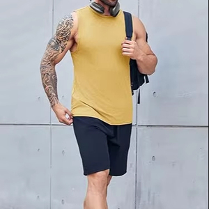 เสื้อกล้ามสีพื้นระบายอากาศได้ดี คอกลม สำหรับออกกำลังกายและเล่นกีฬาสำหรับผู้ชาย - Product Image 1
