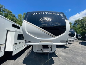 New 2025 Keystone M-o-n-t-a-n-a 3123RL - Product Image 4