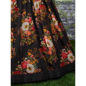 Belle tenue de réception en organza imprimé floral noir Lehenga Choli - Product Image 3