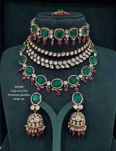 Premium-quality Kundan bridal look set includes a <b>statement</b> choker, layered <b>necklace</b>, matching earrings, - Product Image 2