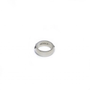 Bague sculptée texturée bicolore noir et blanc en argent sterling, design moderne à contraste, style affirmé - Product Image 4