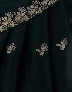 Sari moderne pour femme en tissu satiné doux avec broderie de sequins et motif en relief, séchage rapide, toutes saisons, idéal pour mariages et occasions festives - Product Image 5
