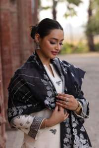 Collection SAFAA Soha : Costume pour femme non cousu - Product Image 5