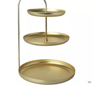 Soporte metálico extra grande para pasteles con mecanismo de bloqueo seguro para pasteles altos de varios niveles, utilizado en competiciones profesionales de repostería. - Product Image 3