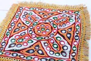 Vintage Banjara Yoke Miroir Travail Patch Appliques Broderie Tissu Artisanal Décoré avec Strass pour la Conception de Vêtements - Product Image 6
