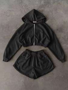 Nouvel Arrivage Ensemble Deux Pièces Unisexe Personnalisable : Sweat à Capuche Court Zippé en Molleton Uni pour Femme et Short à Entrejambe Bas avec Ourlet Effiloché - Product Image 2