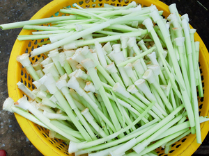 Crunchy <b>Sweet</b> and <b>Sour</b> Pickled Bulrush Stem in Jar Natural Vietnamese Preserved Vegetable - Product Image 2