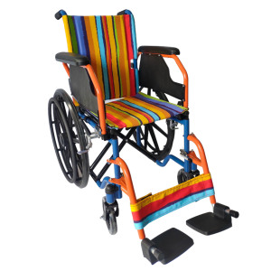 Silla de Ruedas Pediátrica Manual de Acero Ligero con Asiento de Color de Dibujos Animados, Reposapiés Ajustables y Marco Plegable para Movilidad Diaria - Product Image 3