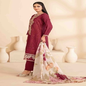 Robe Panjabi pakistanaise brodée en viscose pour femme Costume Salwar Kameez trois pièces conçu par Tawakkal Vol ZALIKA - Product Image 5