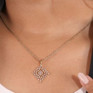 Collier pendentif en diamant de taille princesse cultivé en laboratoire, magnifique collier en diamant pour tous les styles, certifié IGI, clarté VVS-VS, à vendre - Product Image 2