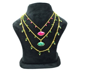 Collar con colgante de tres capas chapado en oro de 18k para mujer, con piedras de circonio rosa y verde, estilo bohemio, cadena de eslabones, joyería - Product Image 1