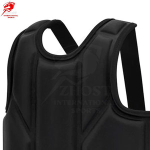 Protège-poitrine en cuir de haute qualité avec logo personnalisé pour l'entraînement de boxe, durable et écologique, confortable à porter, en vente en ligne - Product Image 6
