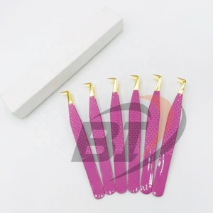 แหนบต่อขนตาสแตนเลสสีชมพูสุดฮอตแบบมืออาชีพทำจากเส้นใยสีทองพร้อมจุกปรับระดับเสียงที่ยั่งยืนเป็นมิตรกับสิ่งแวดล้อม - Product Image 1