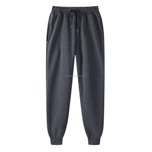 Ensemble de survêtement deux pièces personnalisé pour homme, pull à col rond uni en polyester à manches longues et pantalon de survêtement - Product Image 3