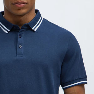 Colección de Verano para Compradores Mayoristas: Camiseta de Manga Corta para Hombre, Estilo Casual Elegante con Cuello Camisero y Cierre de Botones - Product Image 4