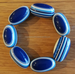 Pulsera de hilo de joyería de moda de resina de color personalizada hecha a mano de alta calidad personalizada de marca para mujeres de la India. - Product Image 1