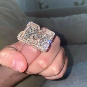 Bague de luxe sertie de diamants, finition rhodiée en argent 925, style baguette, bijou tendance hip-hop, cadeau pour tous - Product Image 2