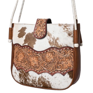 Sac à bandoulière en cuir de fourrure de vachette de style bohème pour femmes avec conception écologique de couleur personnalisable pour la mode d'automne - Product Image 1