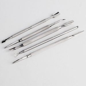 KAAMIR INSTRUMENTS Empujador de Cutículas Cuadrado de Acero Inoxidable Premium, Herramienta de Manicura de Doble Uso Reutilizable, Instrumento de Salón de Alta Calidad - Product Image 4