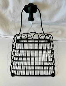 Porte-serviettes vintage en fer forgé, support en métal noir - Product Image 4