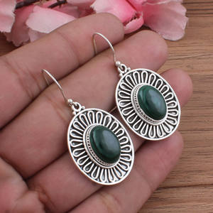ต่างหูเงินแท้ 925 ประดับพลอยมาลาไคต์ธรรมชาติทรงหยดน้ำสีเขียว งานแฮนด์เมด ของขวัญสำหรับผู้หญิง - Product Image 5