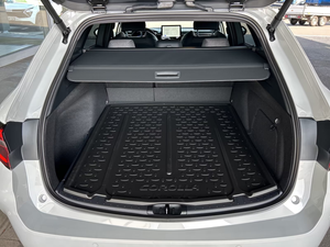 Toyota Corolla Touring Sports Hybrid Teamplayer, véhicule hybride à faible consommation de carburant, auto-chargeant, station-wagon familial, importé du Japon - Product Image 6