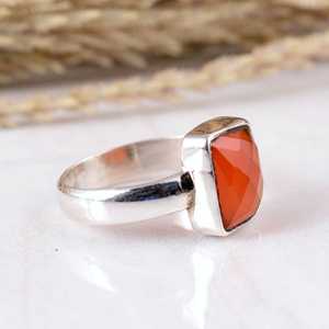 Anillo Unisex de Plata de Ley 925 con Cornalina Naranja en Forma de Cojín, Estilo Bohemio Hippie, Hecho a Mano, Ajustable, con Banda de Filigrana - Product Image 2